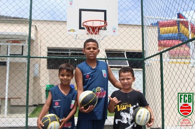 Atletas contam como é o dia a dia tendo o basquete como profissão, basquete  transforma sc